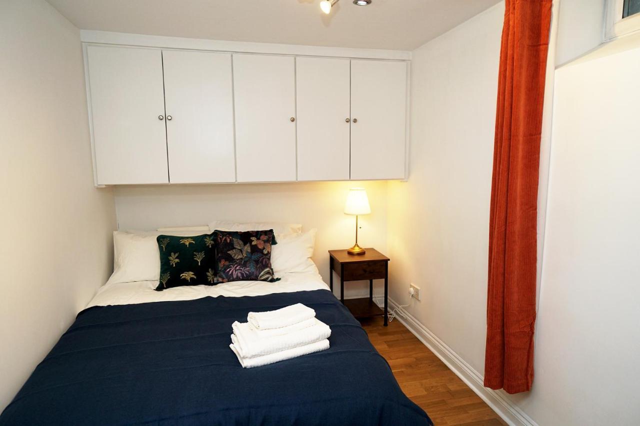 Cozy Retreat By Aresti Hotels Londra Dış mekan fotoğraf